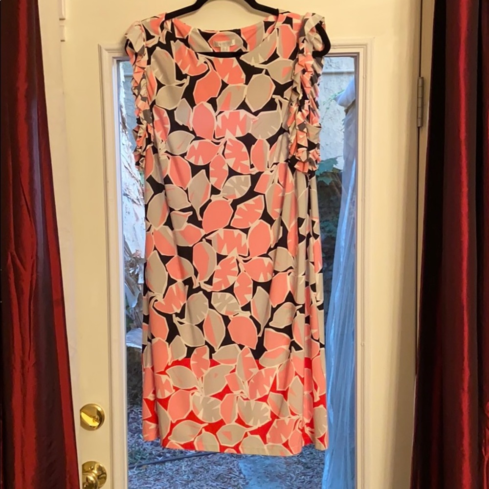 Colorful, very flattering summer dress